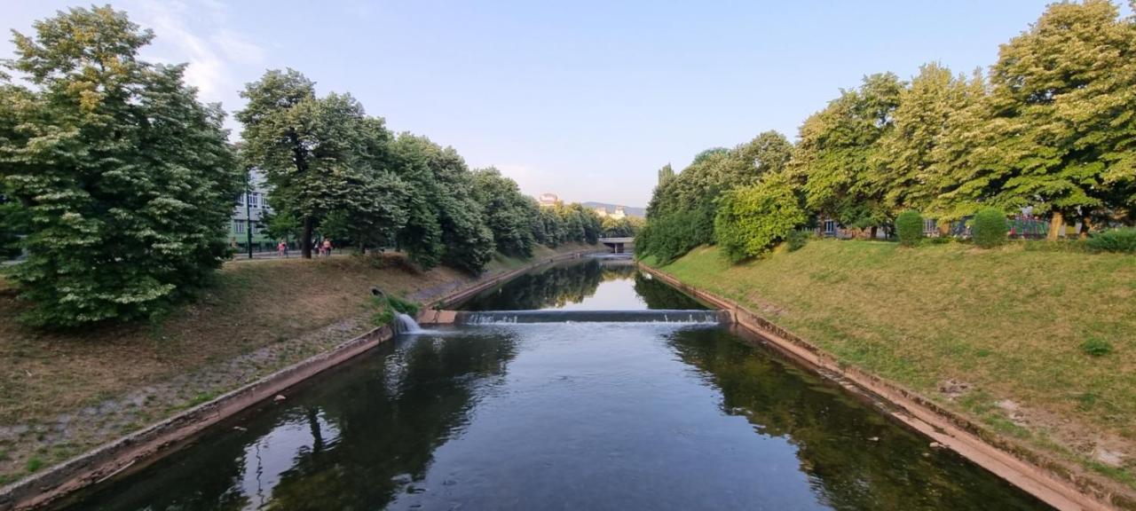 Ambient apartman Appartement Sarajevo Buitenkant foto